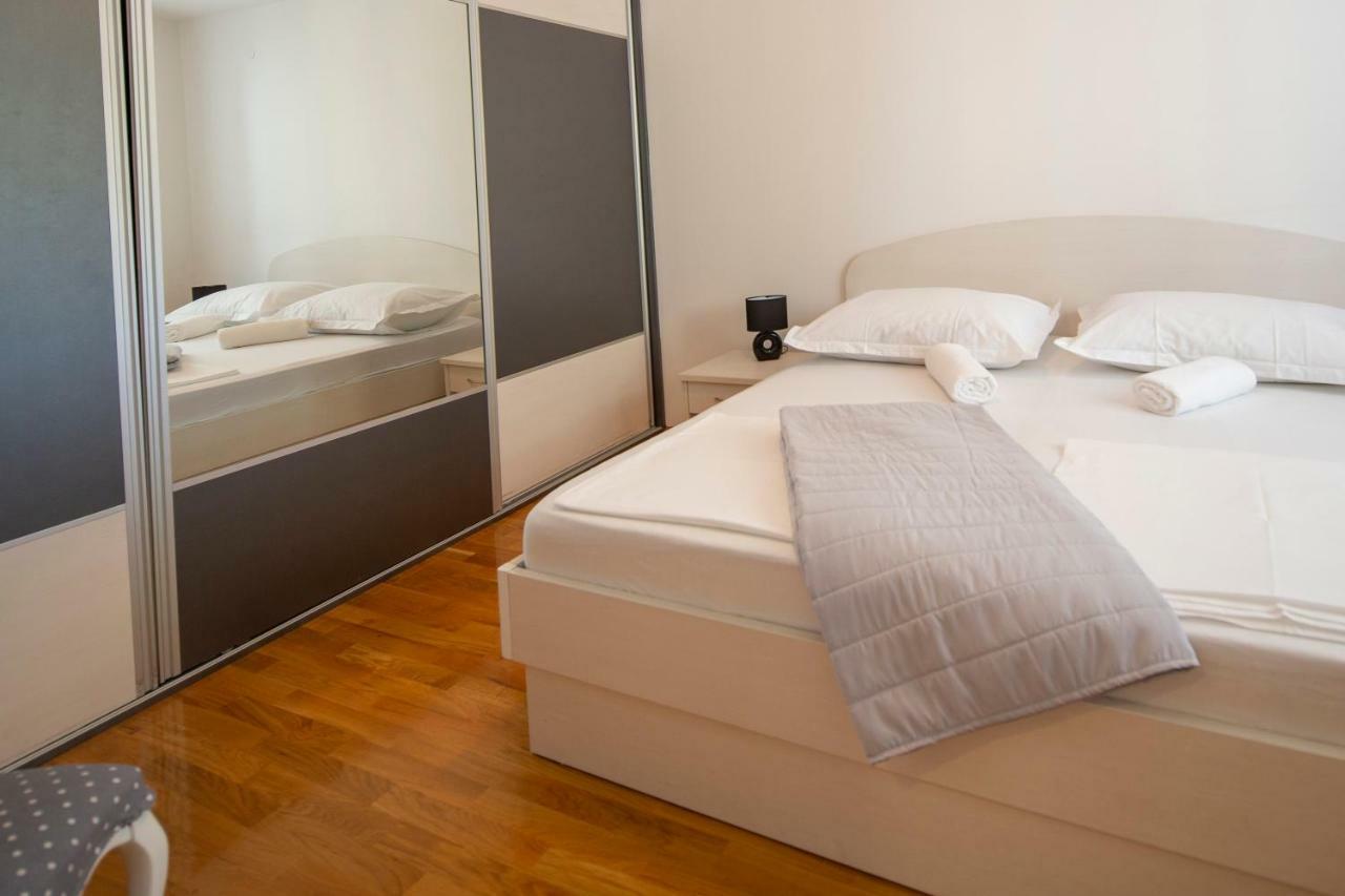 Apartman Pjero 3+2 Makarská Exteriér fotografie